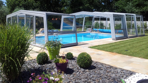 Modell DISCRET Ortbauer Pool Hochüberdachung