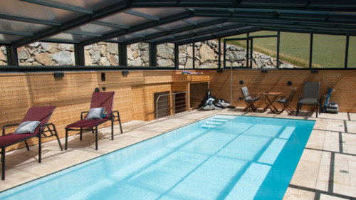 Modell MAESTRO Wandaufbau Poolüberdachung