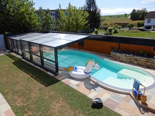 Modell MAESTRO Wandanbau, halb geöffnet